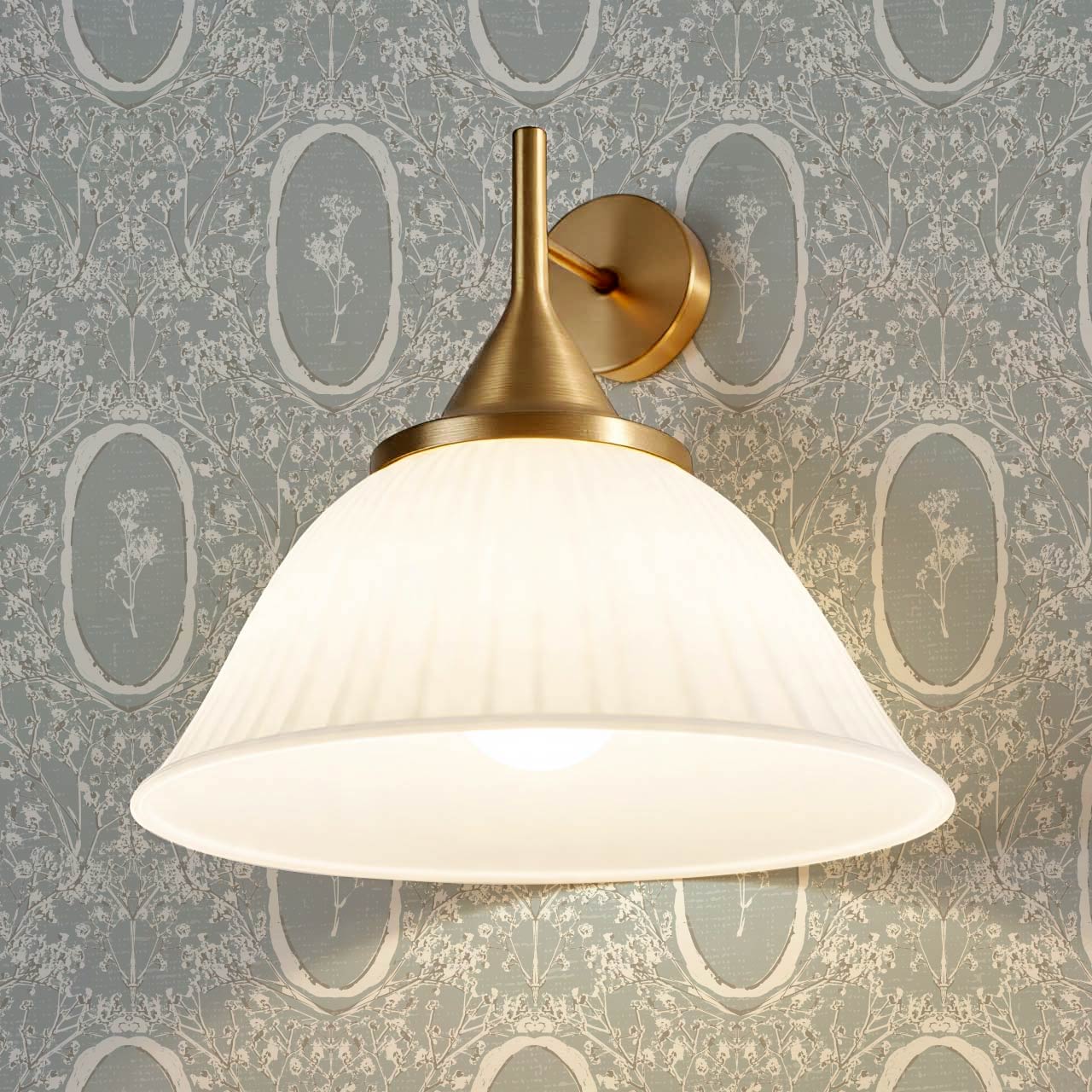 Gia Floral Medallions Dove Gray Wallpaper