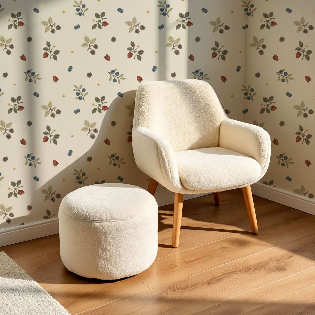 Lizzy Sweet Berries Cream Wallpaper