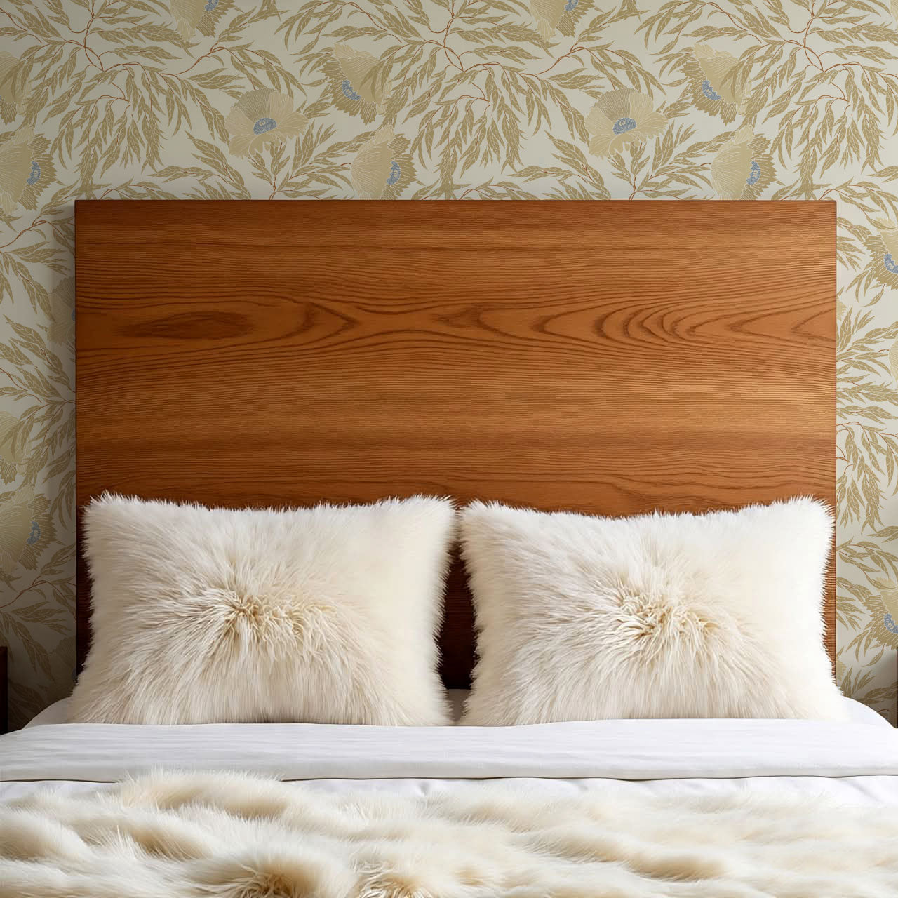 Violetta Flora Large Gold Wallpaper