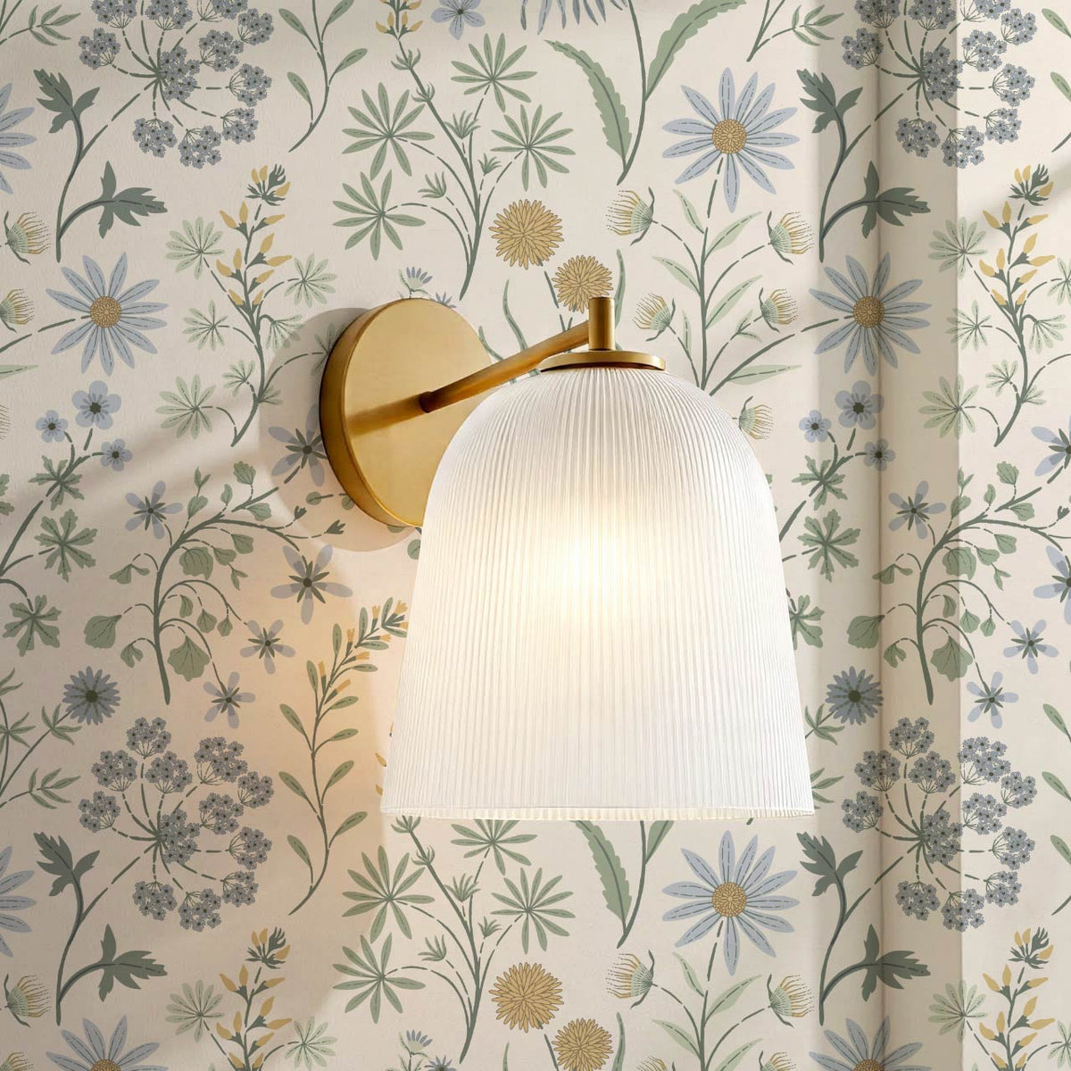 Ada Wildflower Herbarium Ivory Sky Pastel Wallpaper