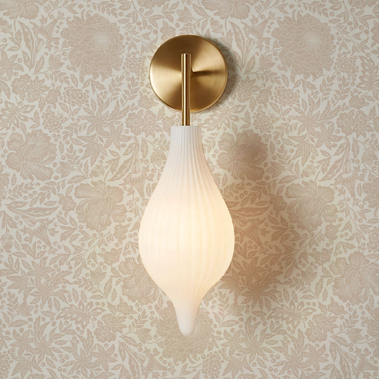 Amanda Botanical Garden Blush Wallpaper