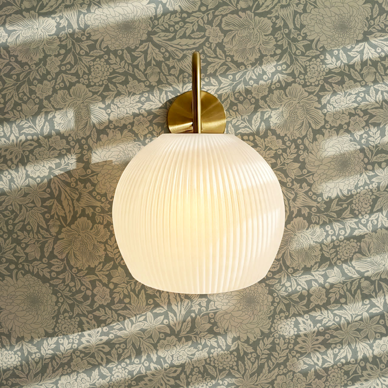 Amanda Botanical Garden Vintage Gray Wallpaper