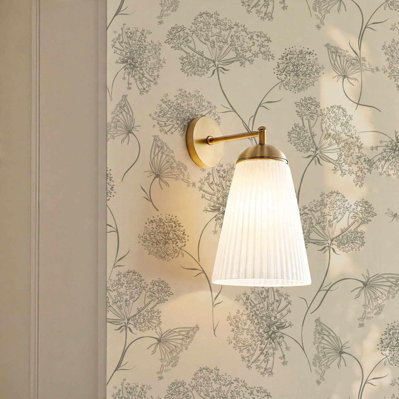 Amber Queen Anne's Lace Wheat Wallpaper