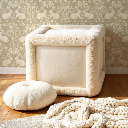 Cleo Welcome Baby Beige Wallapaper