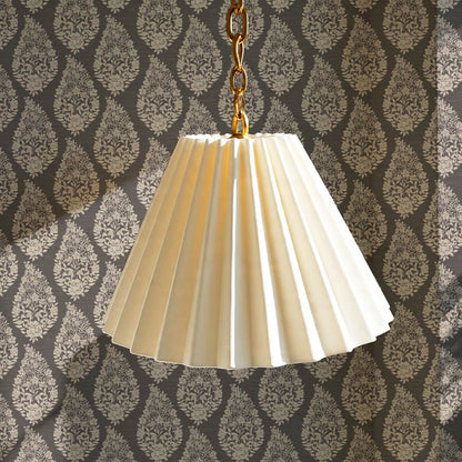 Fida Heirloom Paisley Charcoal Bone Wallpaper