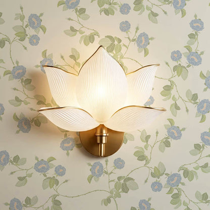 Isolde Wild Rose Blue Cream Wallpaper