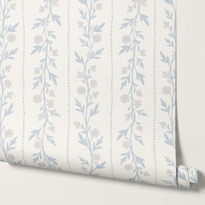 Ivi Trailing Stripes Sky Cream Wallpaper