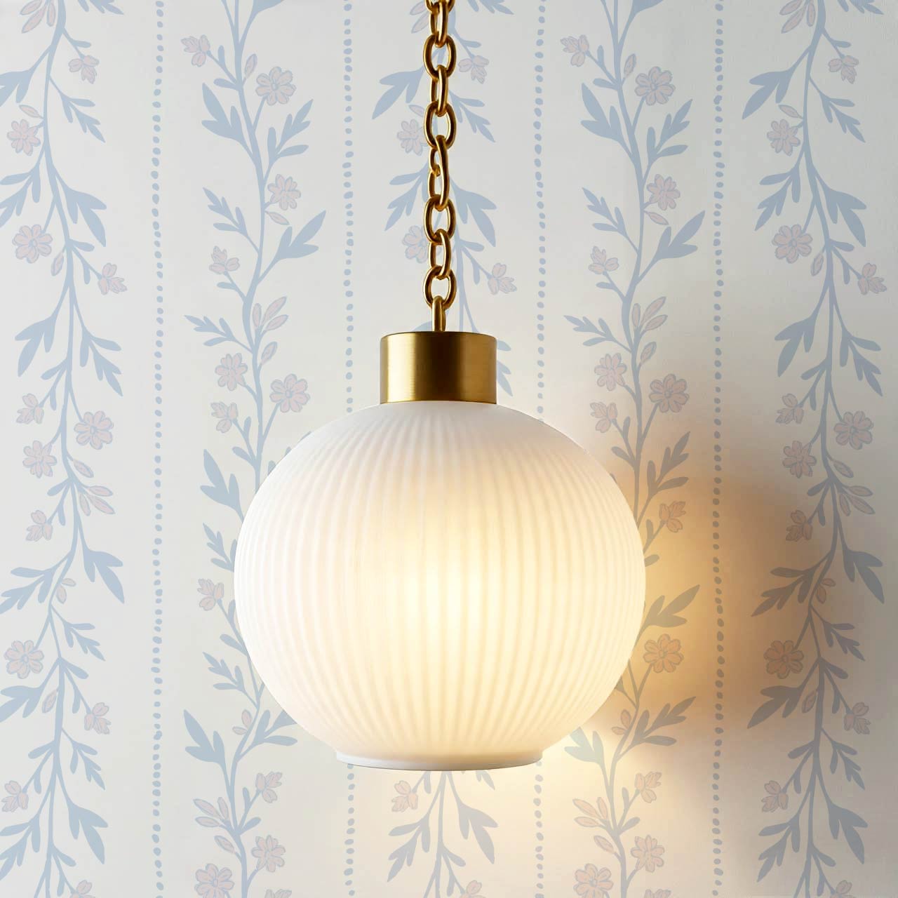 Ivi Trailing Stripes Sky Cream Wallpaper