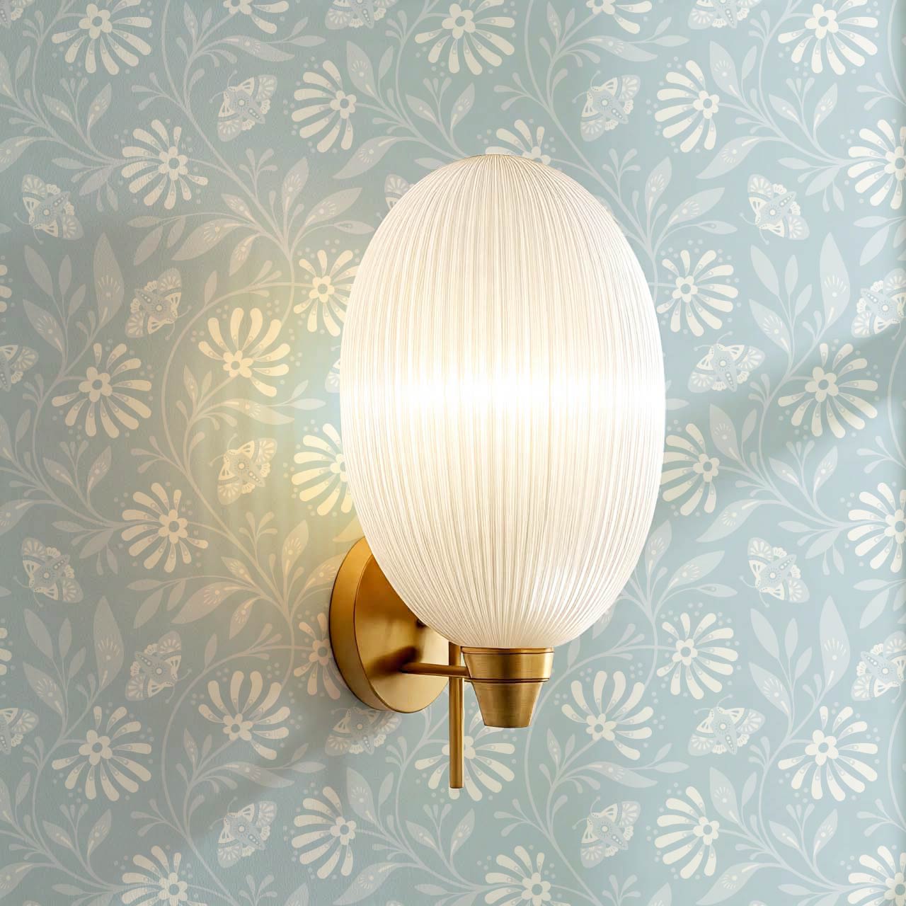 Jolanta Large Porcelain Flora Cream Blue Wallpaper