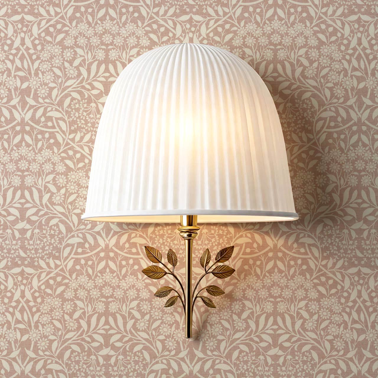 Laverne Graceful Daisy Pale Berry Cream Wallpaper