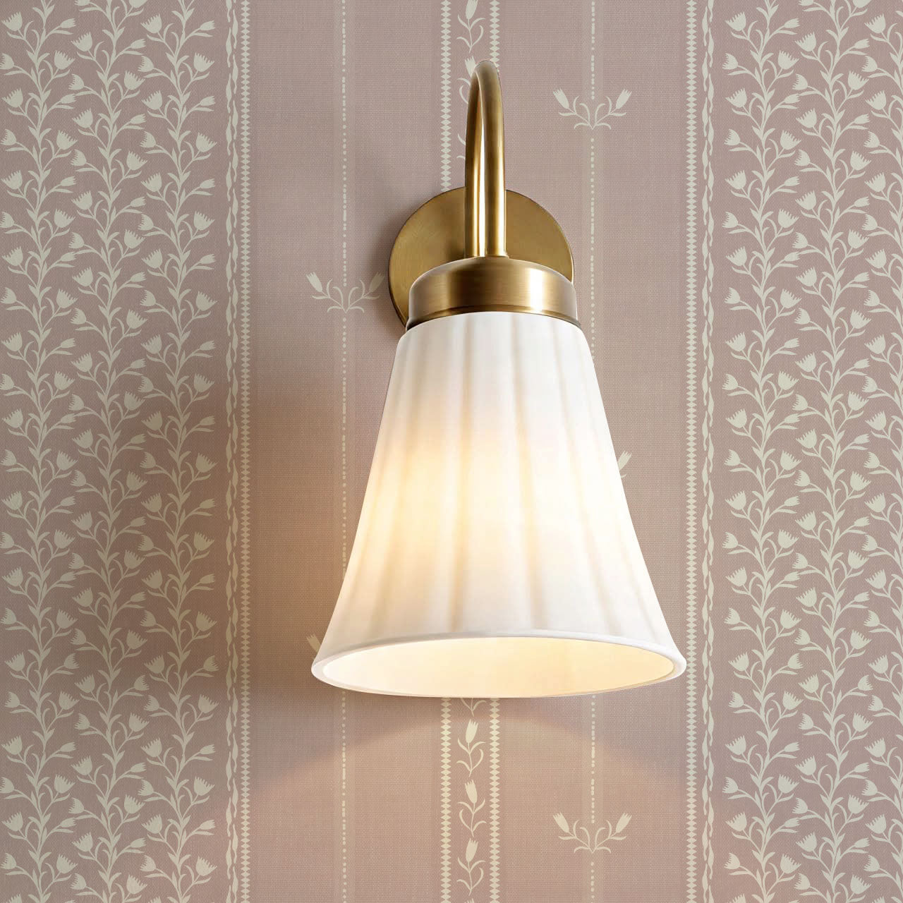 Marietta Tulip Mauve Wallpaper