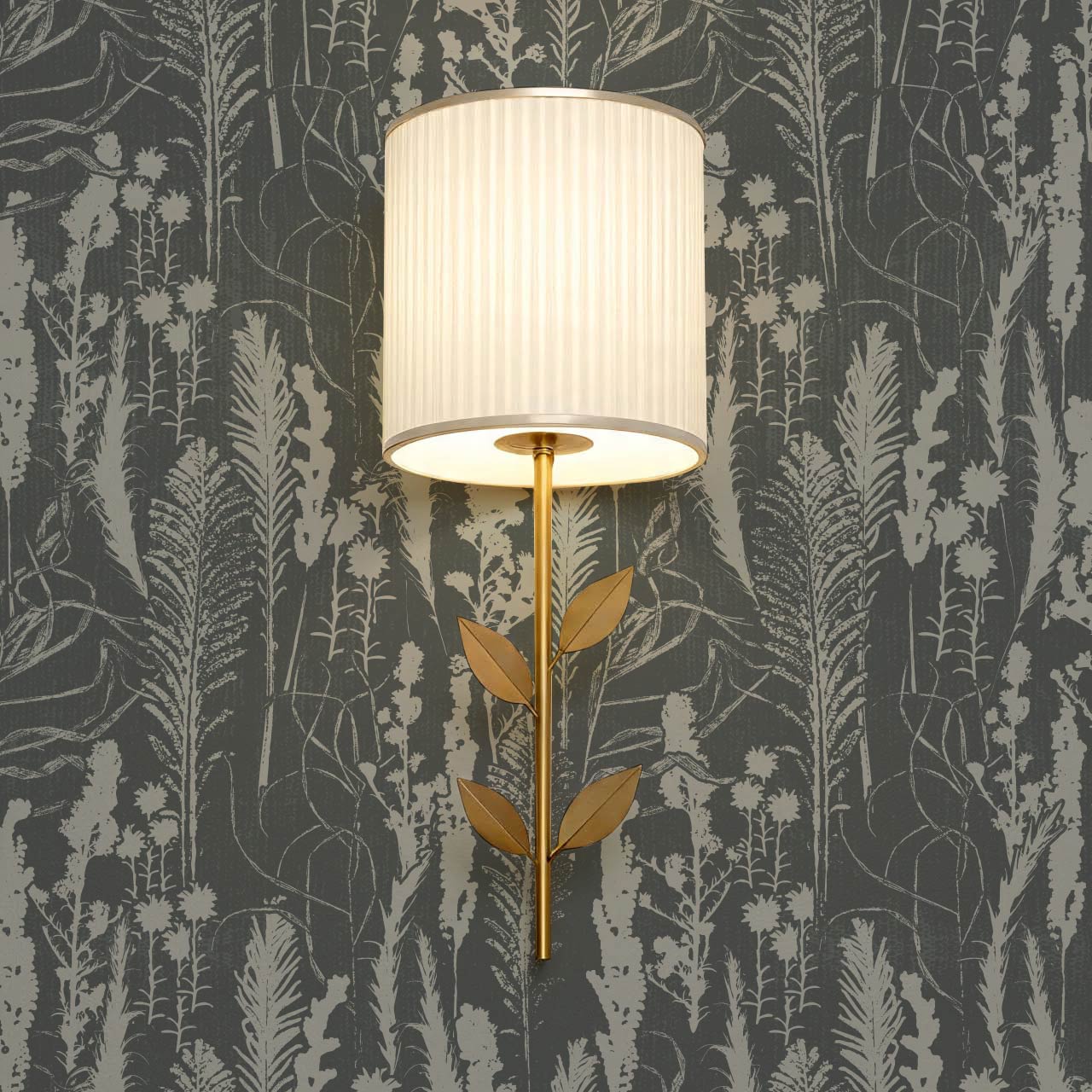 Michelle Fern Meadow Slate Wallpaper