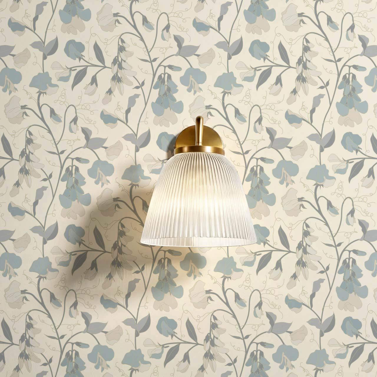 Nella Sweet Pea Cream Sky Wallpaper
