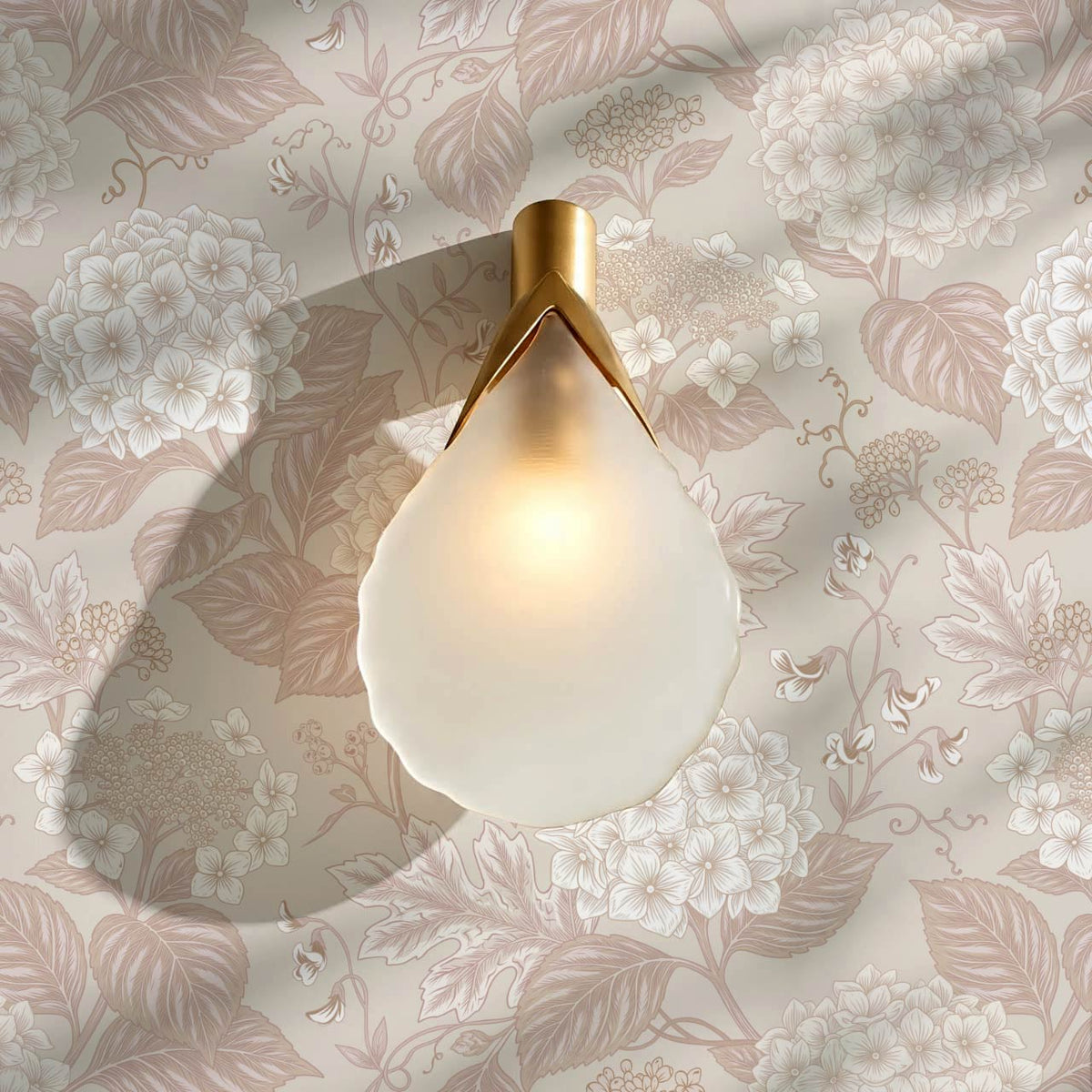 Regina Hydrangea Pink Blush Wallpaper