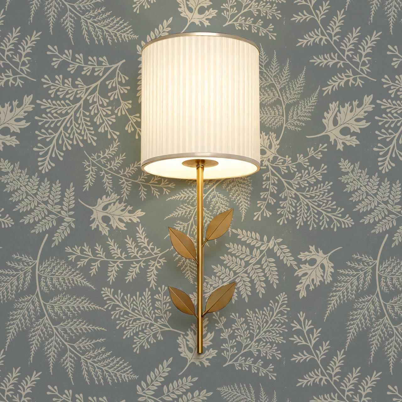 Sabela Woodland Ferns Sea Glass Ivory Wallpaper