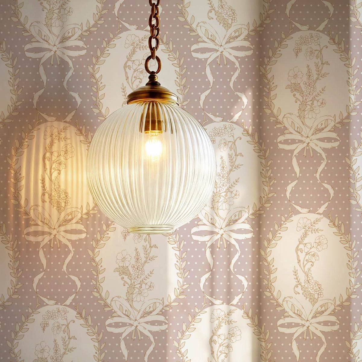 Saioa Rosie Posie Mauve Cream Beige Wallpaper