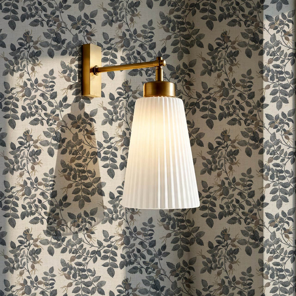 Sonia Wild Rose Trail Linen Taupe Gray Blue Wallpaper
