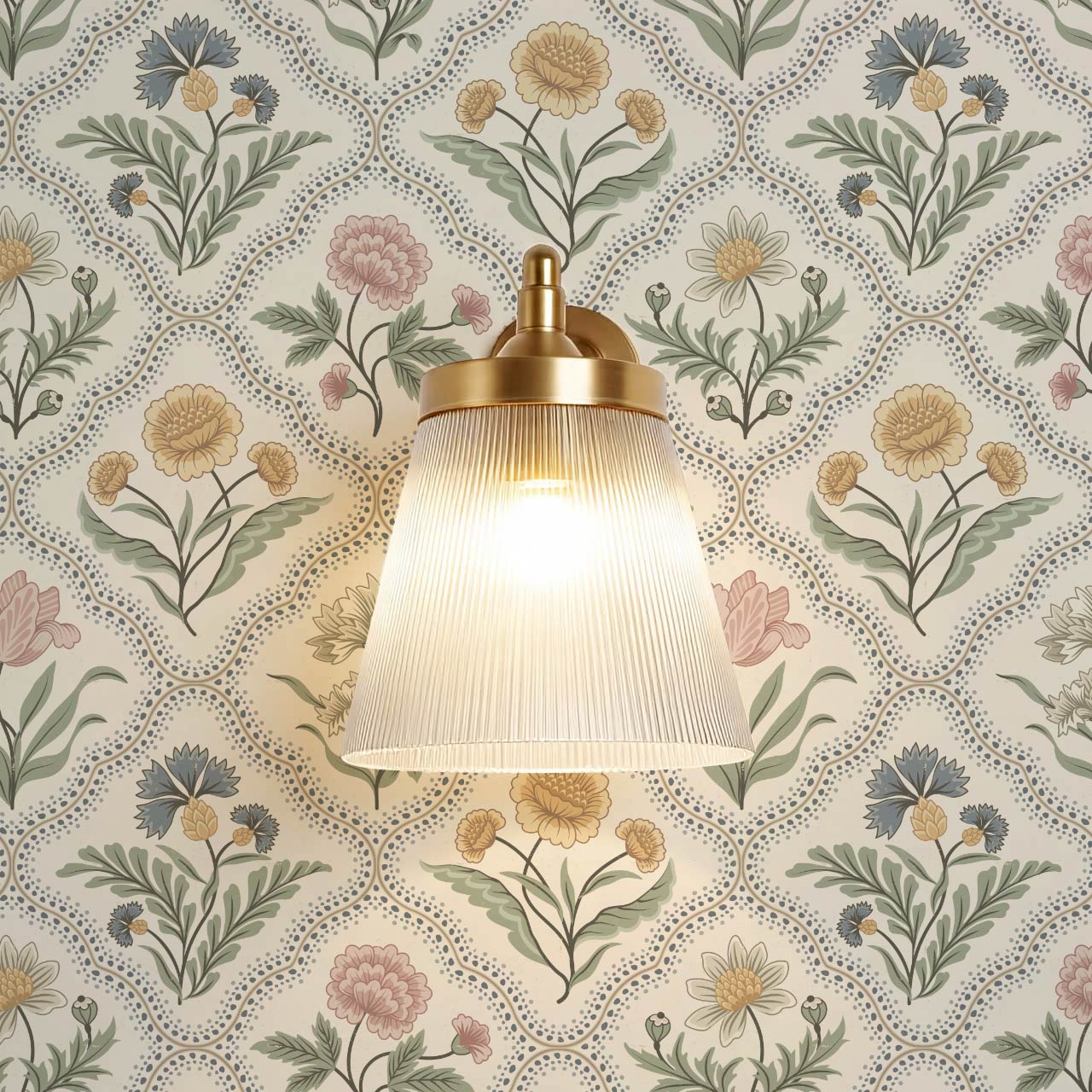 Sunia Botanical Scalloped Floral Pastel Ivory Wallpaper