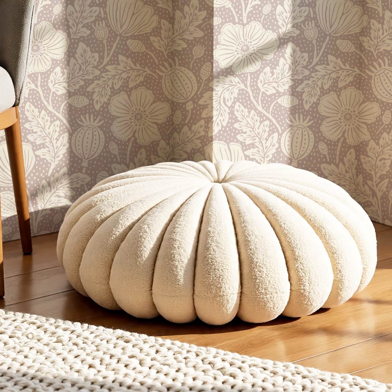 Vega Victorian Poppies Mauve Butter Wallpaper